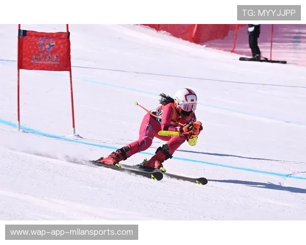 青少年滑雪赛吸引地区关注 培养冬季体育兴趣，青少年滑雪赛事