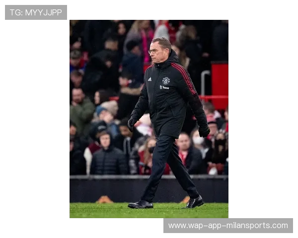 佩德里中圈送出精准塞球，助攻费兰·托雷斯单刀赴会